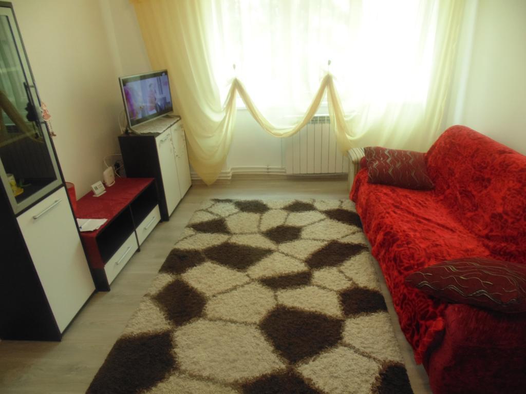 Lary Apartament Suceava Exterior photo